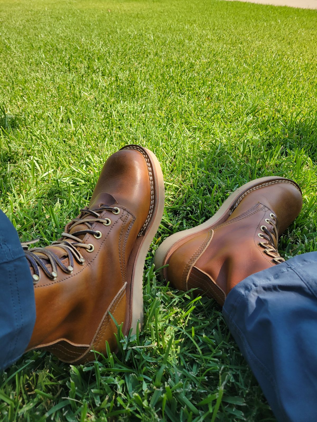 Photo by danjr92 on October 9, 2024 of the Nicks Traveler in Nicks / Horween Cognac Shackleton.