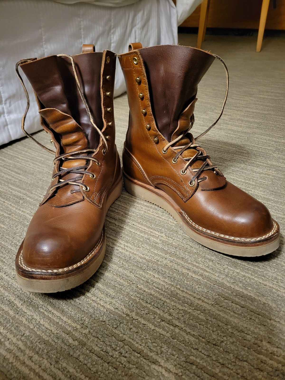 Photo by danjr92 on December 12, 2025 of the Nicks Traveler in Nicks / Horween Cognac Shackleton.