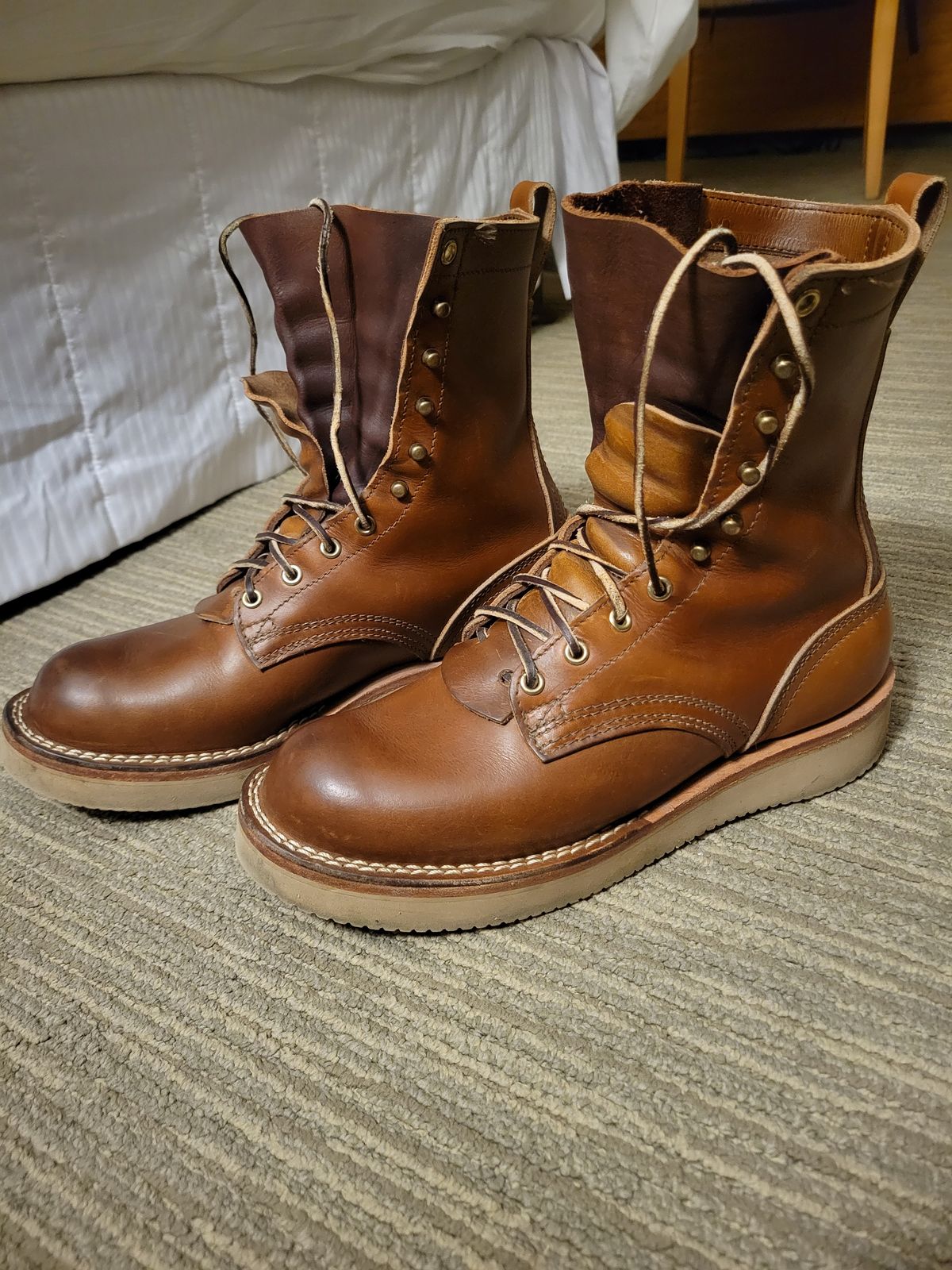 Photo by danjr92 on December 12, 2025 of the Nicks Traveler in Nicks / Horween Cognac Shackleton.
