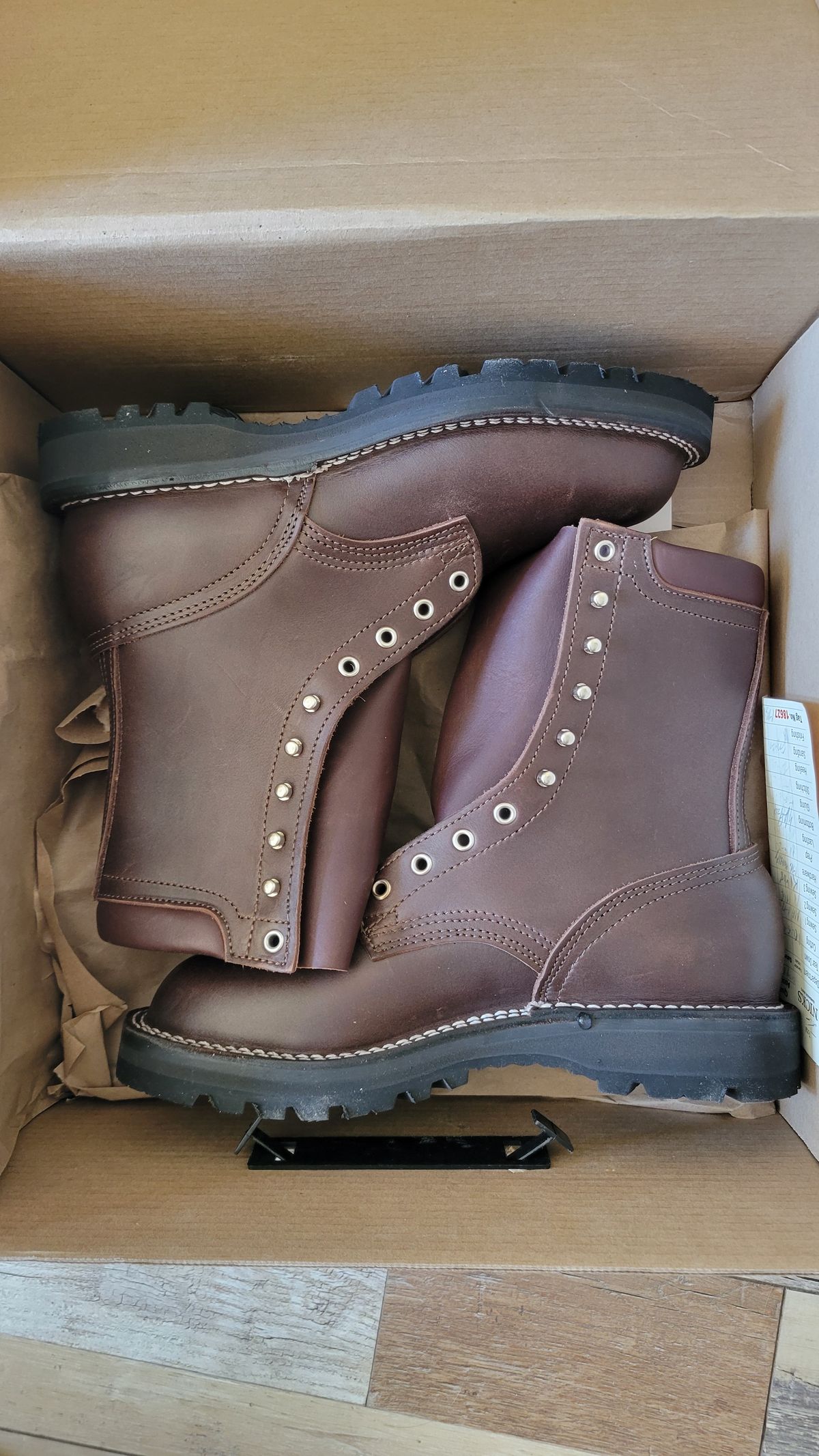 Photo by danjr92 on July 1, 2024 of the Nicks Ridgeline Hiking Boot in Seidel MaxSupport Walnut.