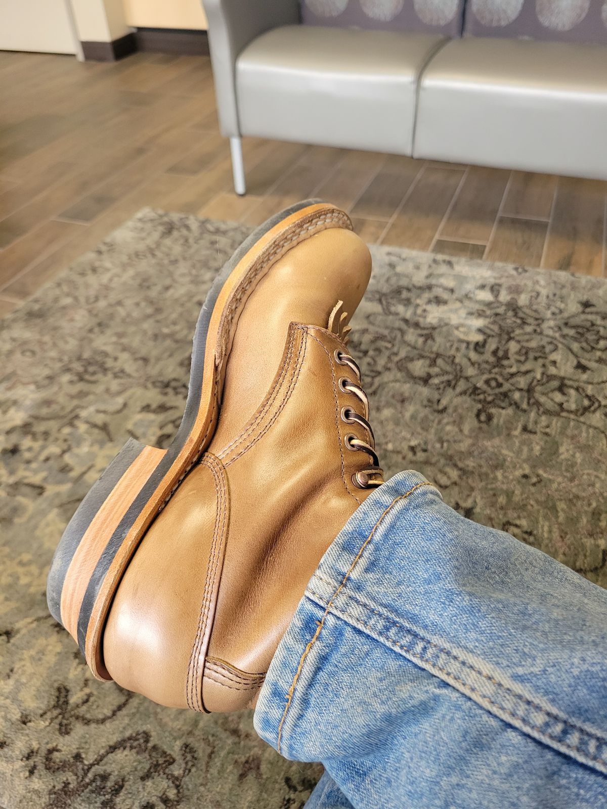 Photo by danjr92 on March 4, 2025 of the White's 350 Cruiser in Horween Natural Chromexcel.