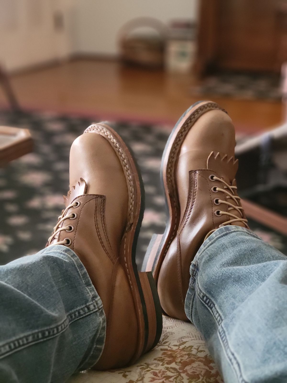 Photo by danjr92 on May 11, 2025 of the White's 350 Cruiser in Horween Natural Chromexcel.