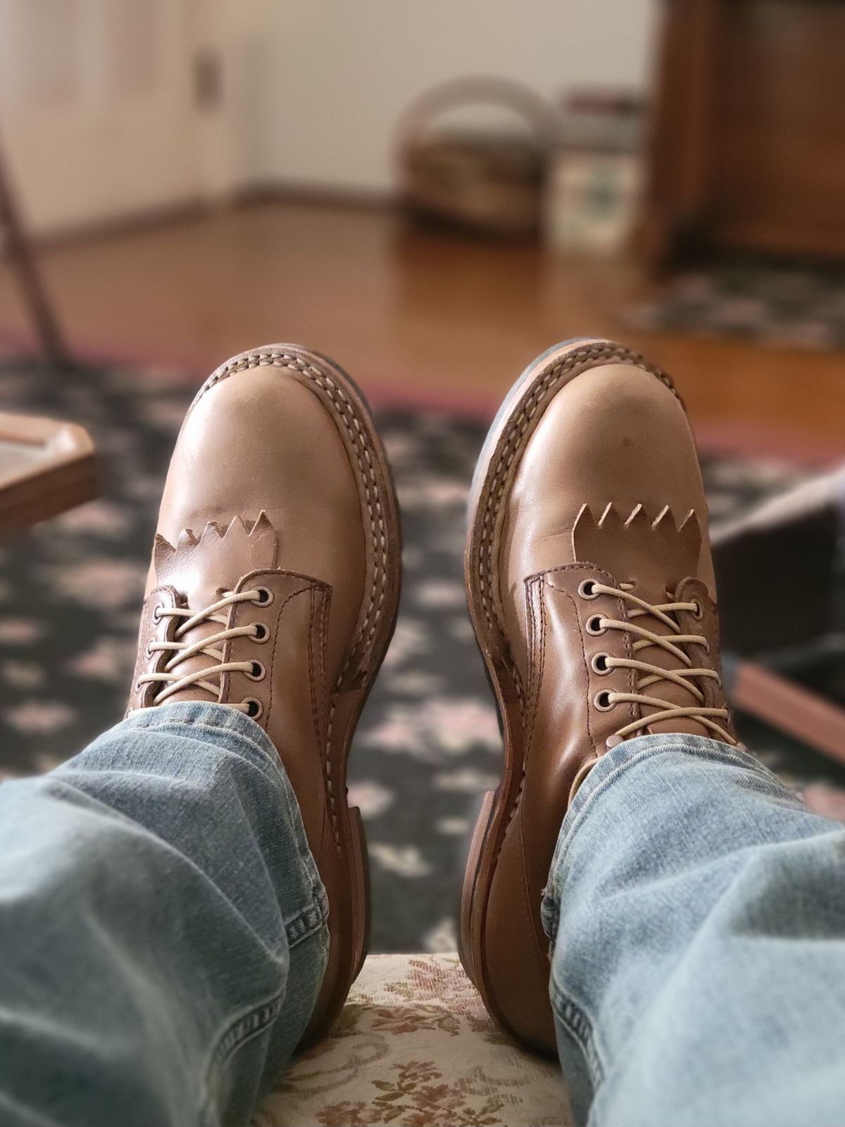 Photo by danjr92 on May 11, 2025 of the White's 350 Cruiser in Horween Natural Chromexcel.