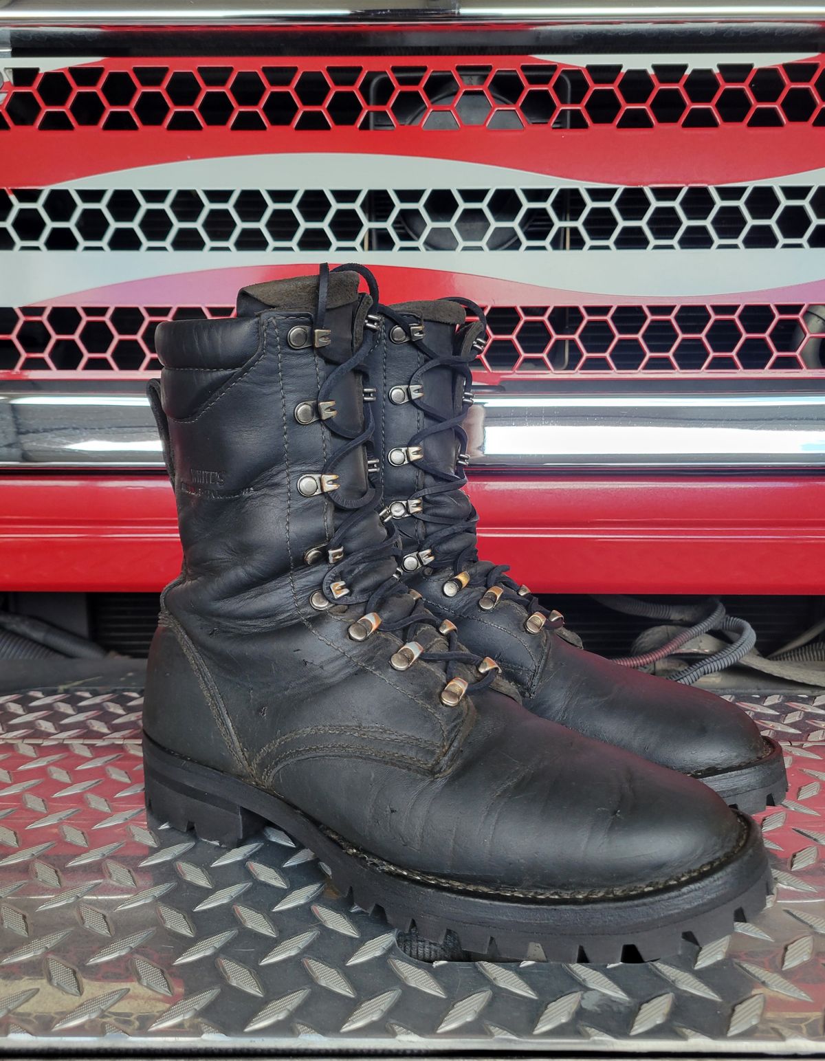 Photo by danjr92 on May 12, 2025 of the White's Fire Hybrid in Unknown Leather.