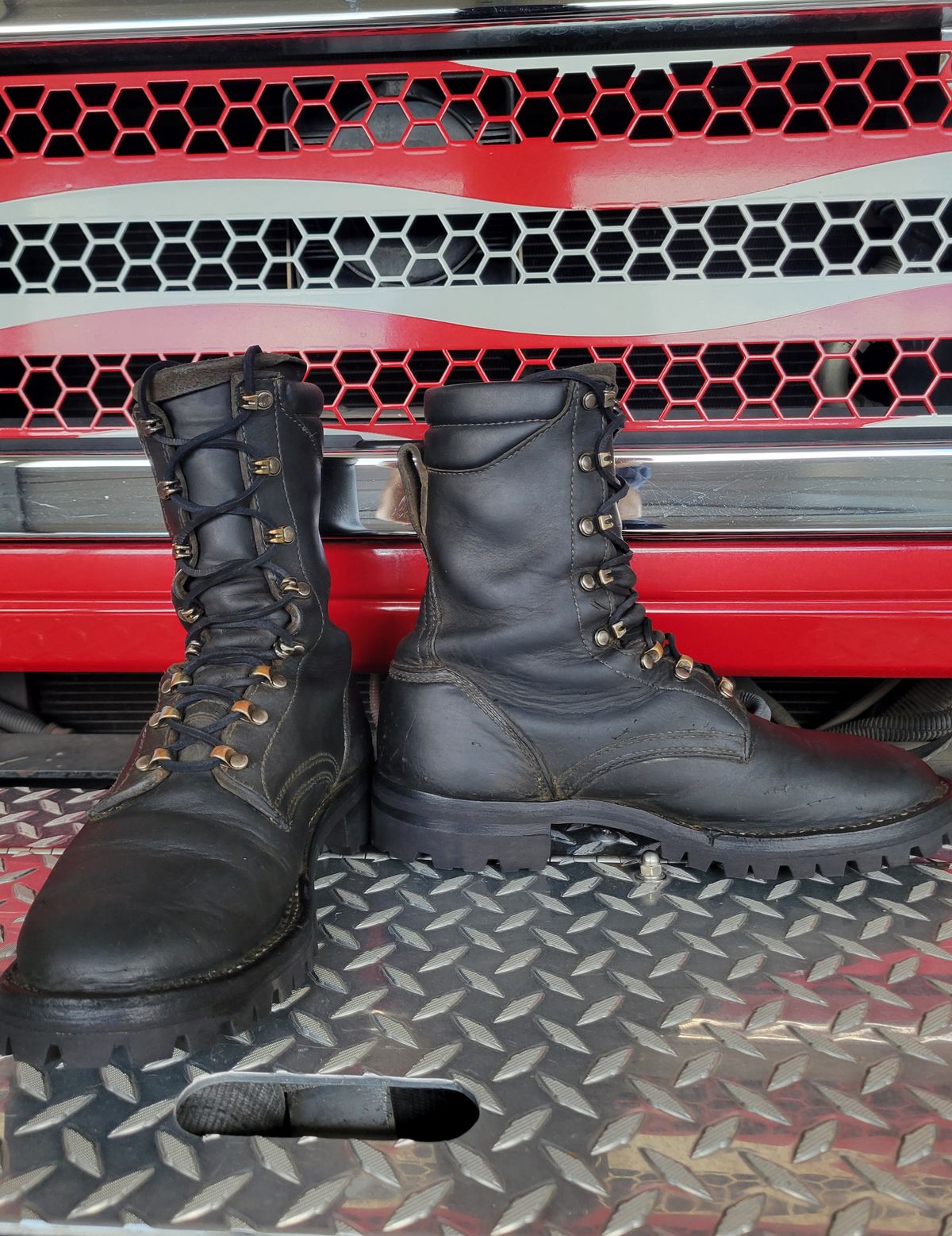 Photo by danjr92 on May 12, 2025 of the White's Fire Hybrid in Unknown Leather.