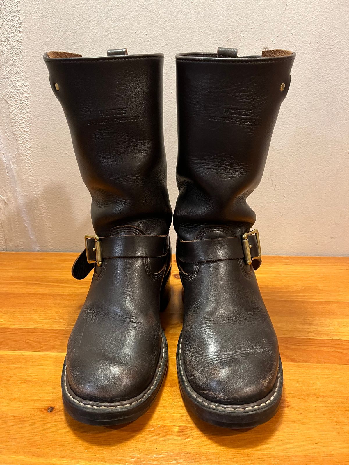 Photo by alikyufa on November 21, 2025 of the White's Nomad Engineer Boots in Seidel Elk Tan.