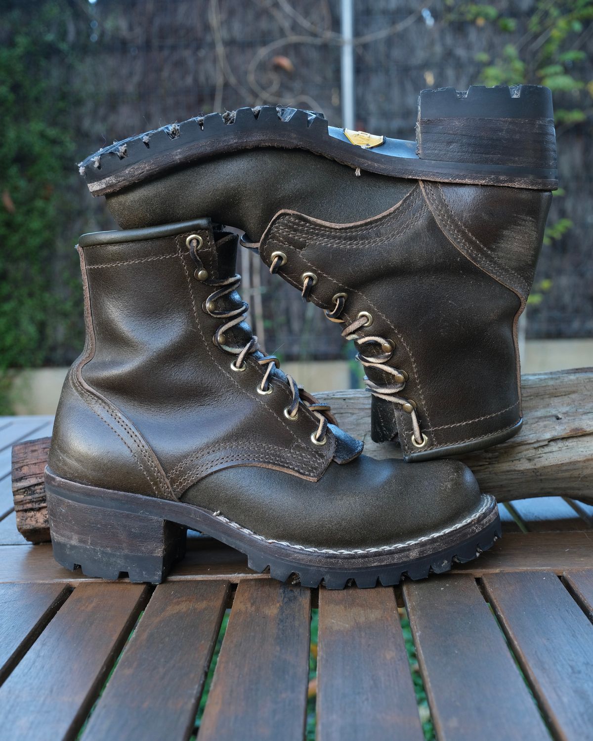 Photo by Amalgame on November 24, 2025 of the Nicks Becca in Horween Greener Pastures Waxed Flesh.