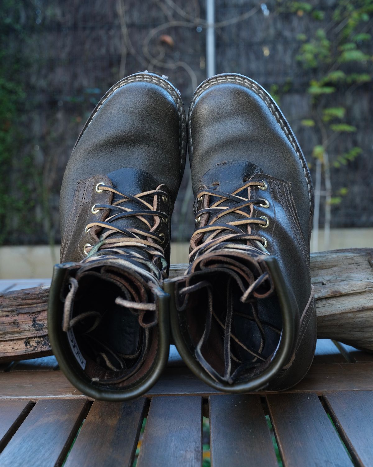 Photo by Amalgame on November 24, 2025 of the Nicks Becca in Horween Greener Pastures Waxed Flesh.