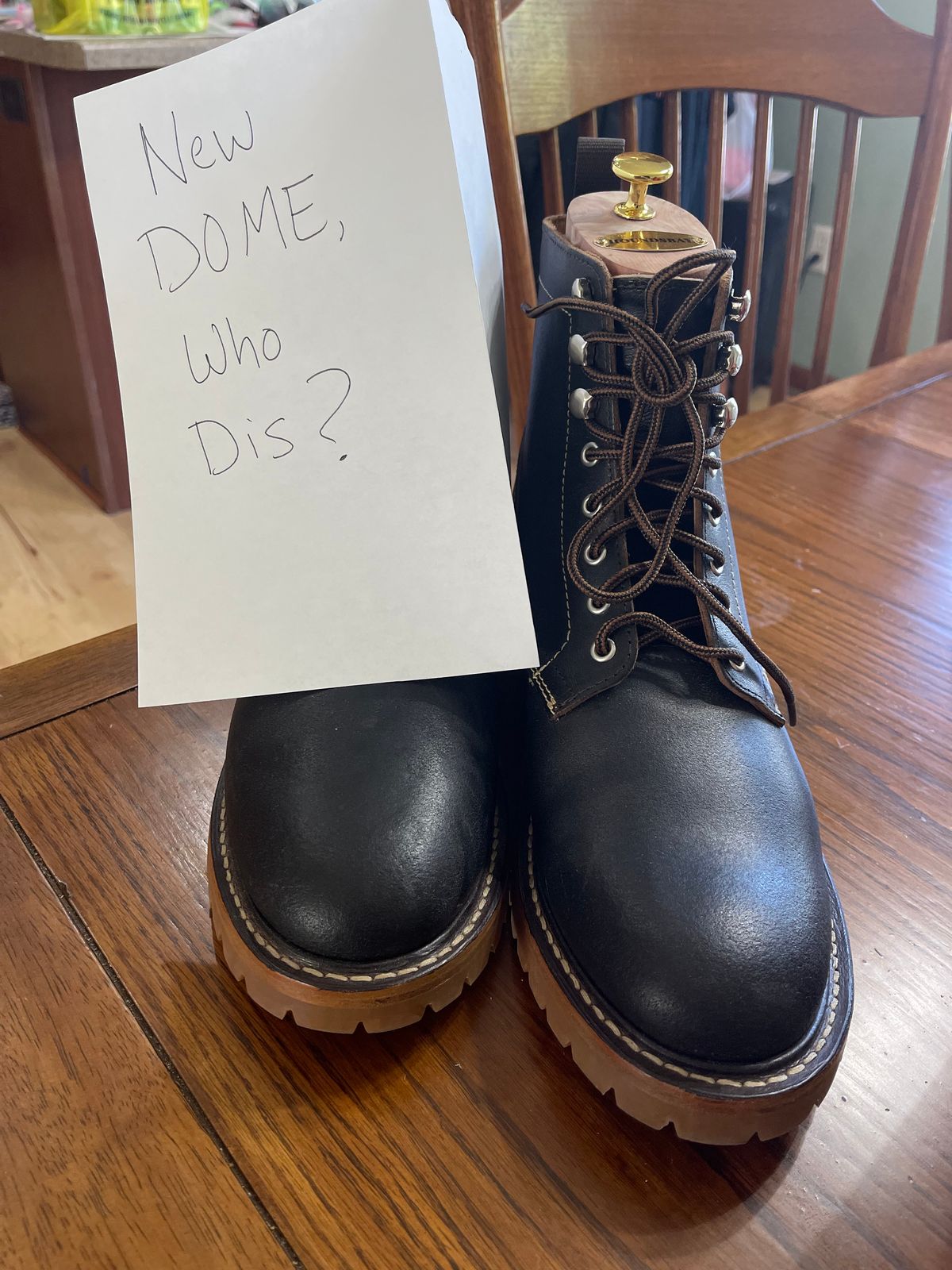 Photo by Yoyoyoyo on October 2, 2025 of the Thursday Hero in Dark Brown Waxed Roughout Leather.