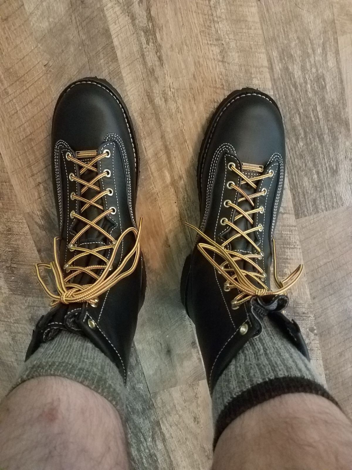 Photo by spartacus498 on December 10, 2019 of the Danner Super Rain Forest in Black Full Grain.