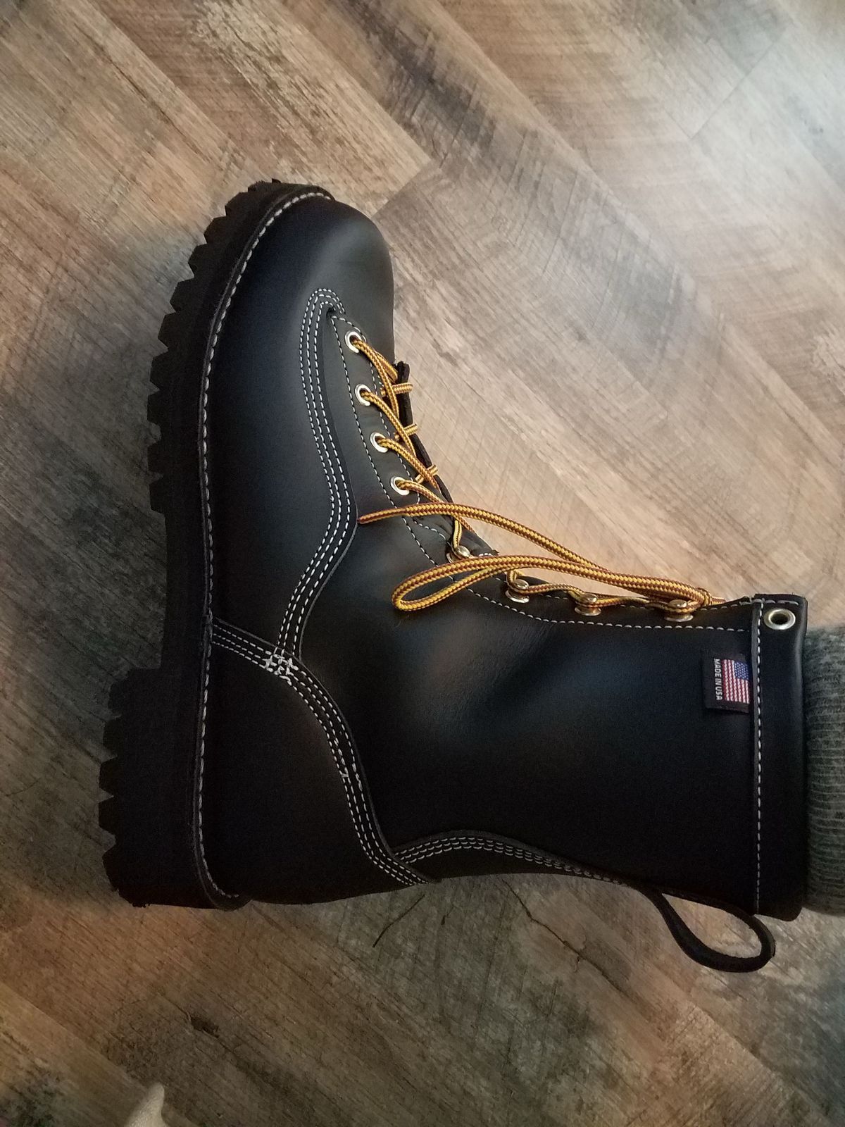 Photo by spartacus498 on December 10, 2019 of the Danner Super Rain Forest in Black Full Grain.