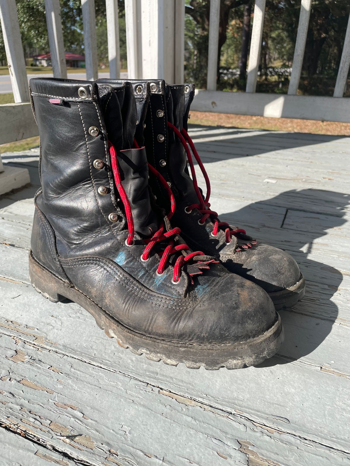 Photo by spartacus498 on August 31, 2025 of the Danner Super Rain Forest in Black Full Grain.