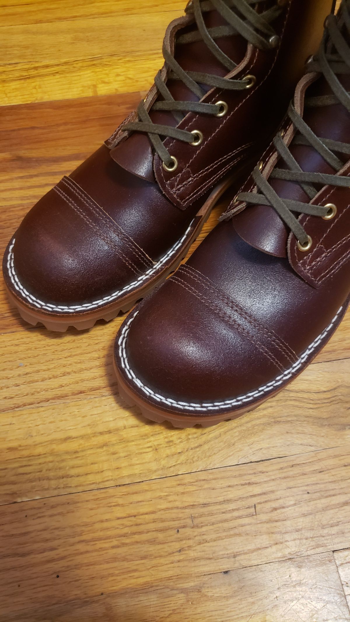 Photo by ratrod34 on May 10, 2024 of the Nicks Lace Up Heritage in Horween Tan Waxed Flesh.