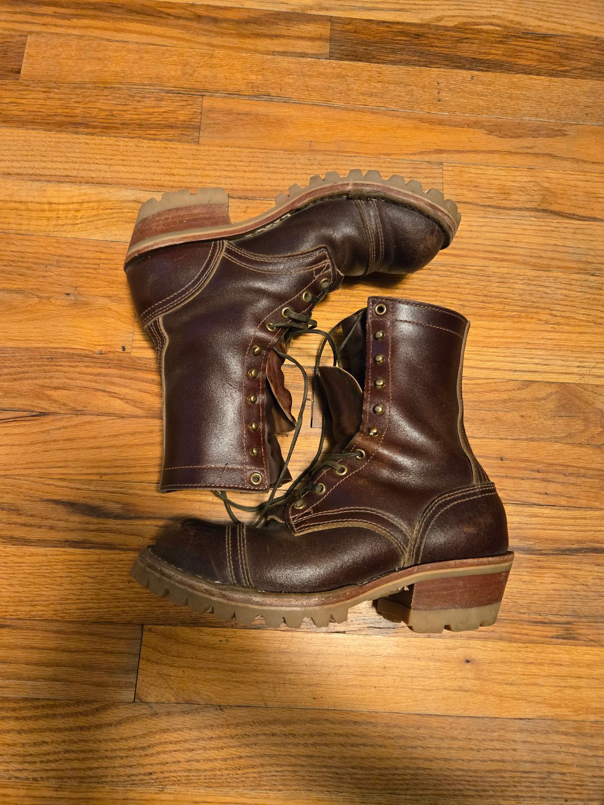 Photo by ratrod34 on November 10, 2024 of the Nicks Lace Up Heritage in Horween Tan Waxed Flesh.