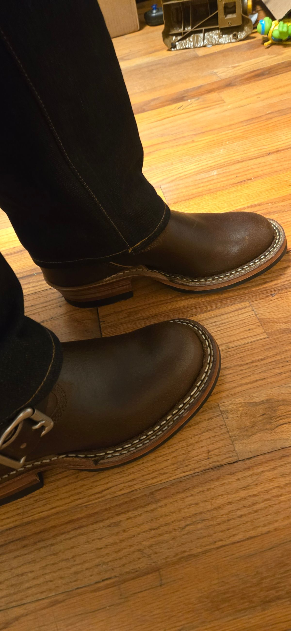 Photo by ratrod34 on May 9, 2025 of the White's Nomad Engineer Boots in Horween Cinnamon Waxed Flesh & Brown Distress.