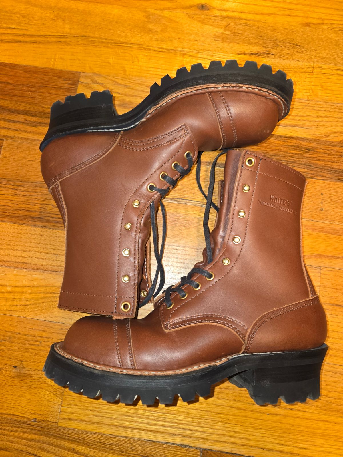 Photo by ratrod34 on October 24, 2024 of the White's Bounty Hunter in Seidel Red Dog Oil Tan.