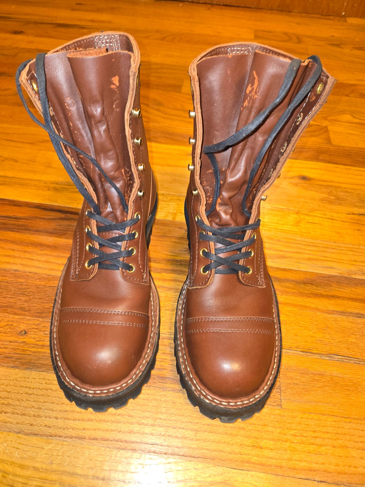 Photo by ratrod34 on October 24, 2024 of the White's Bounty Hunter in Seidel Red Dog Oil Tan.