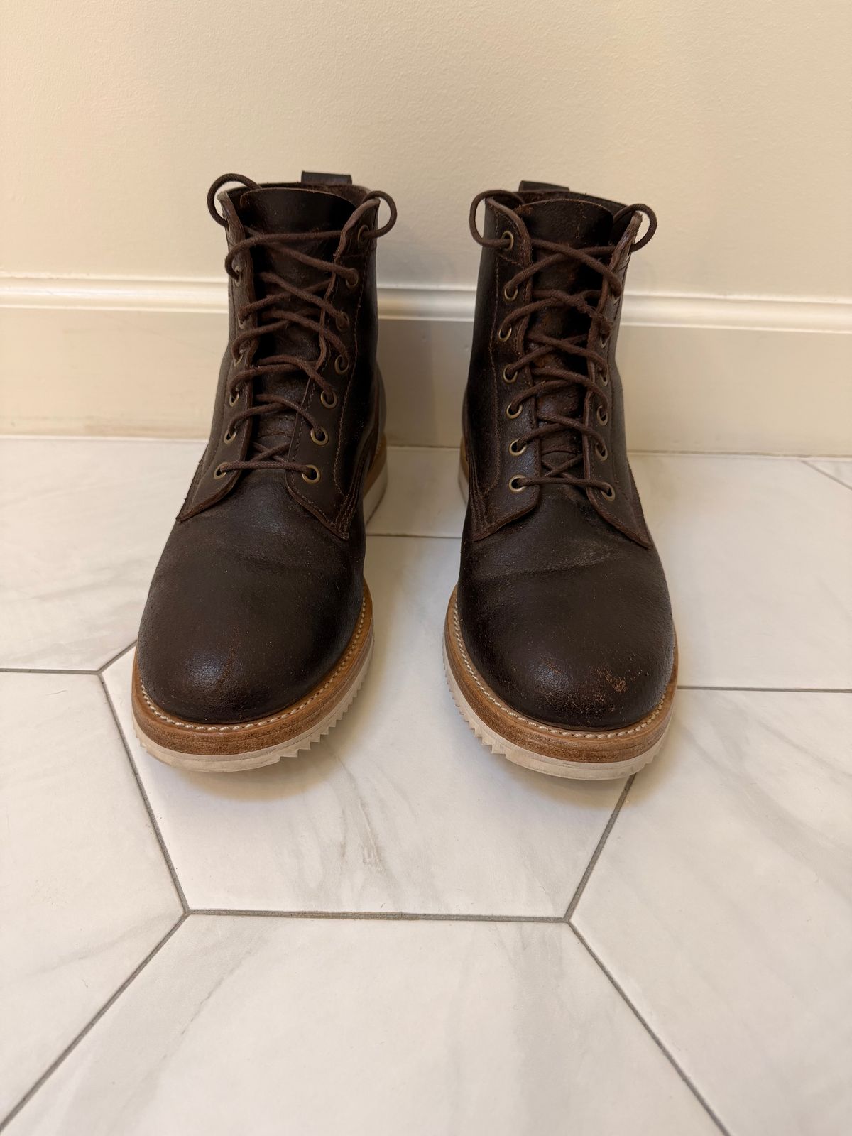 Photo by sorrick on October 2, 2025 of the Caswell Boot Company Eckington in Horween Dark Brown Waxed Flesh.