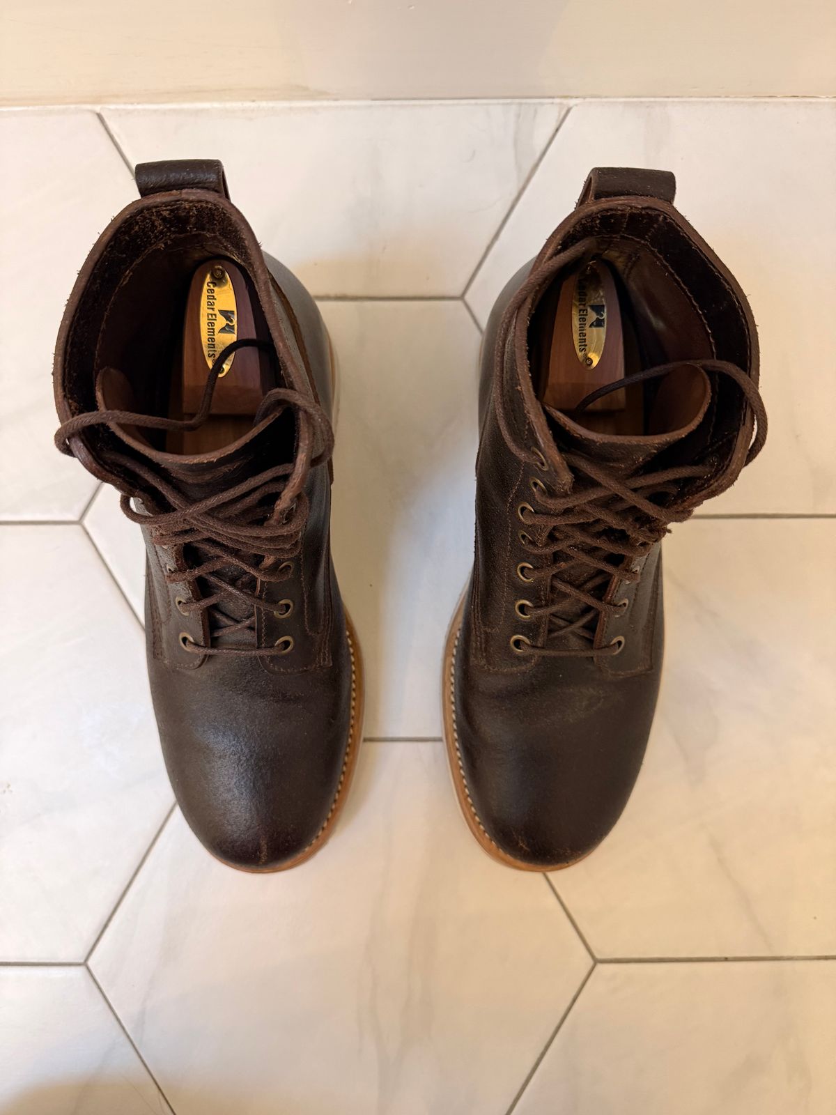 Photo by sorrick on October 2, 2025 of the Caswell Boot Company Eckington in Horween Dark Brown Waxed Flesh.