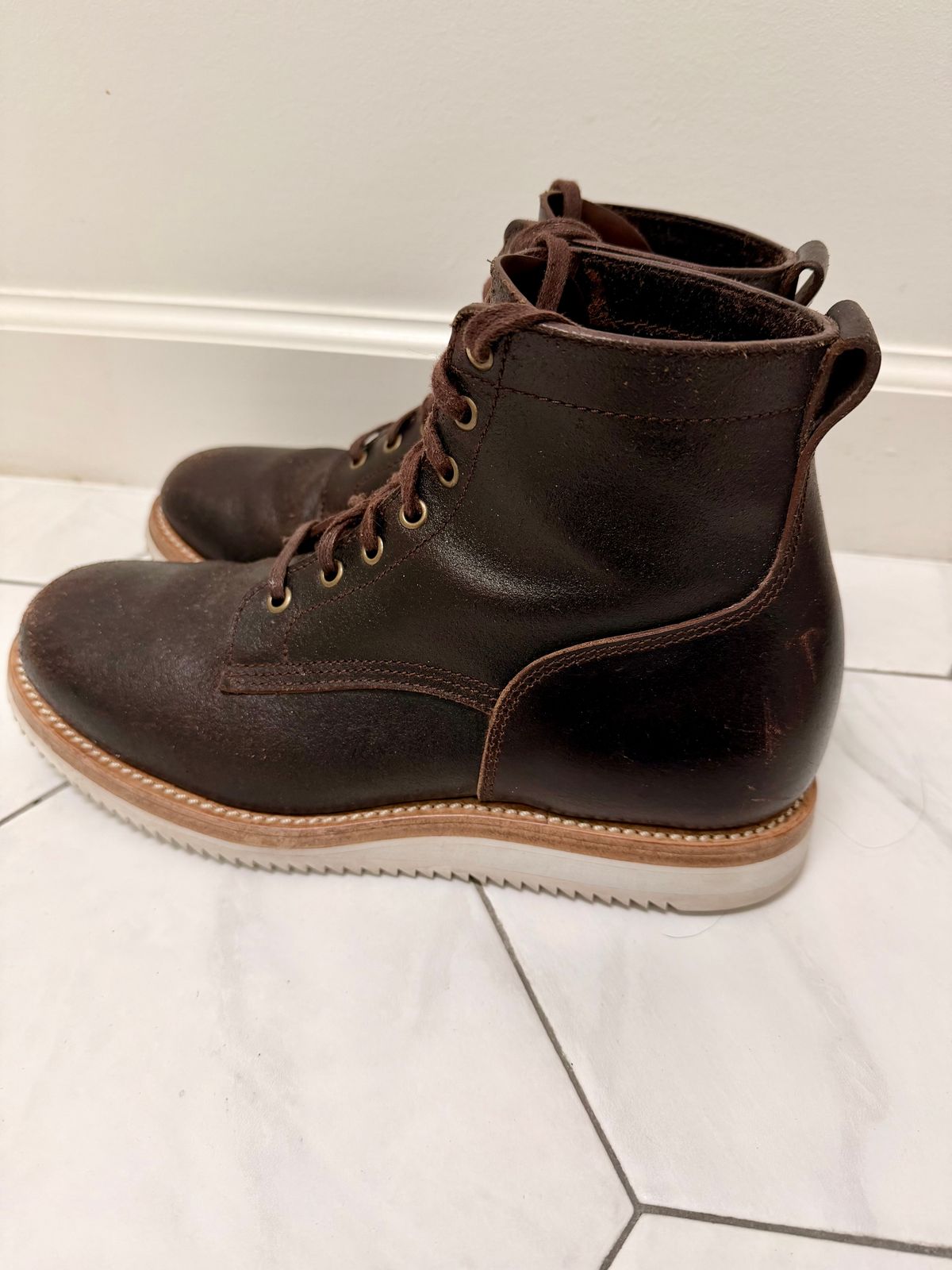 Photo by sorrick on January 5, 2026 of the Caswell Boot Company Eckington in Horween Dark Brown Waxed Flesh.
