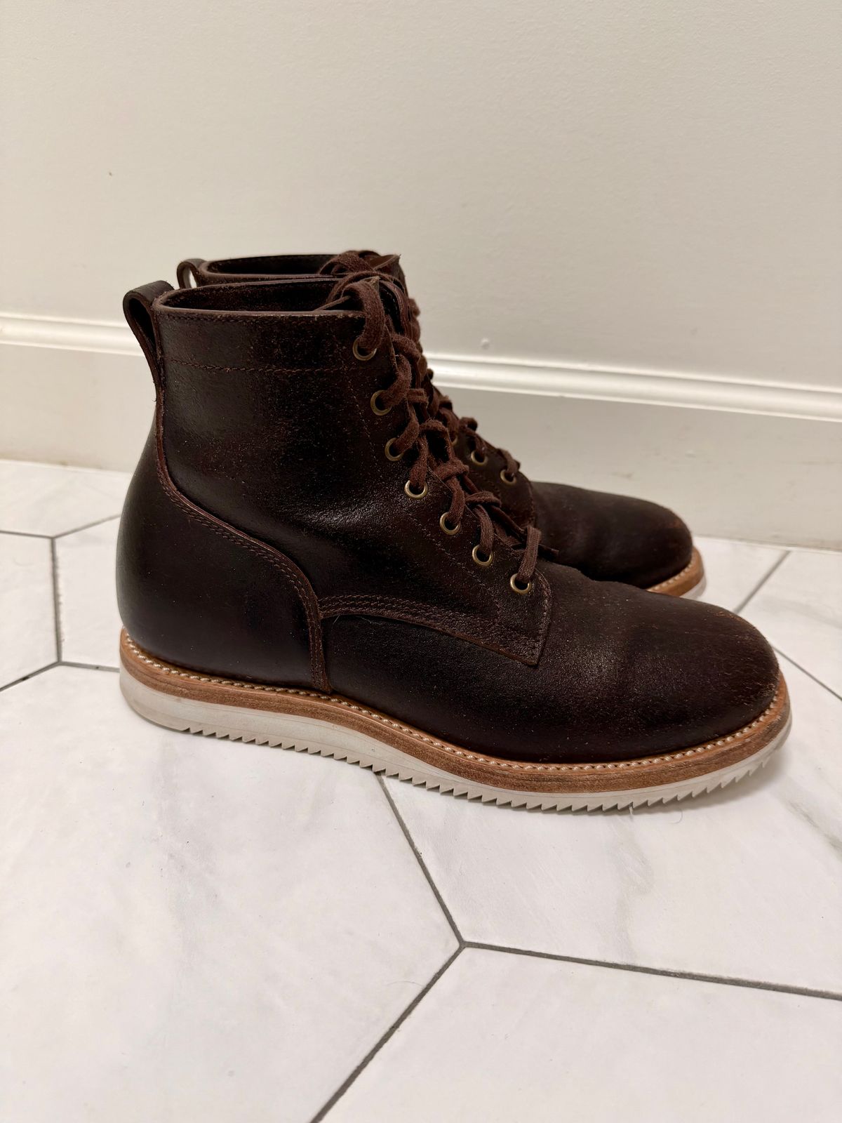 Photo by sorrick on January 5, 2026 of the Caswell Boot Company Eckington in Horween Dark Brown Waxed Flesh.