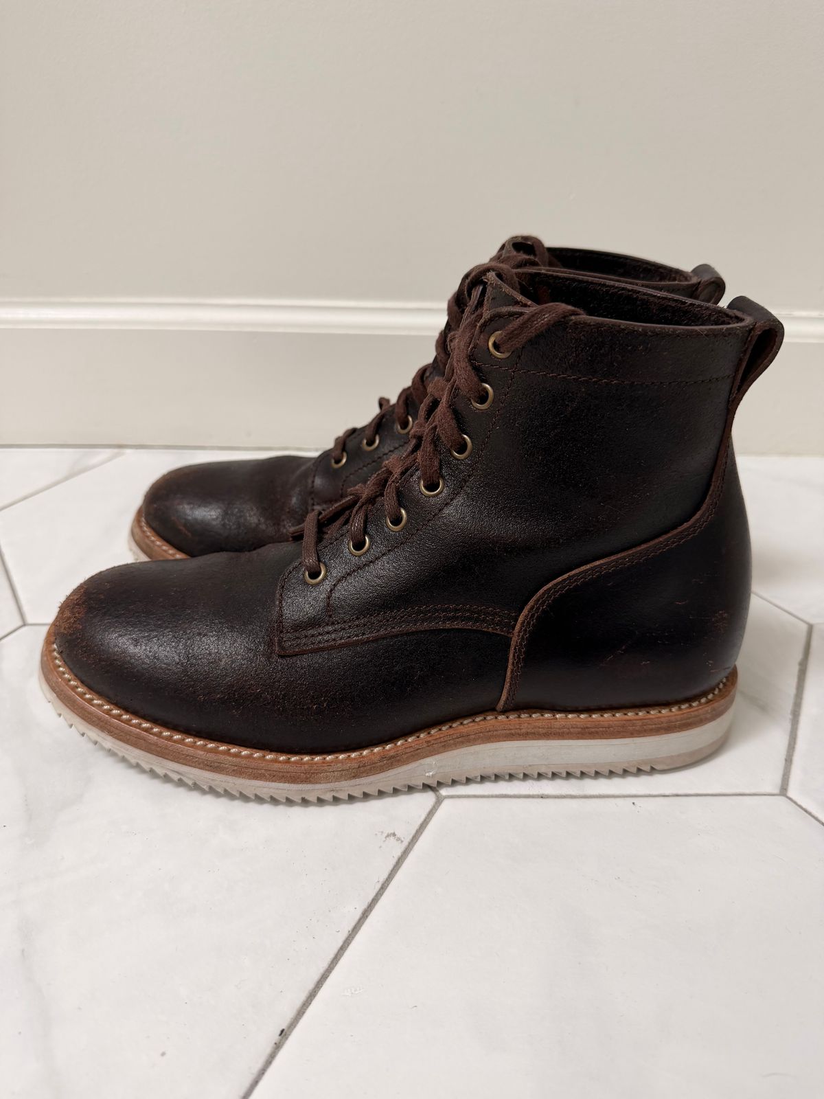 Photo by sorrick on April 3, 2026 of the Caswell Boot Company Eckington in Horween Dark Brown Waxed Flesh.