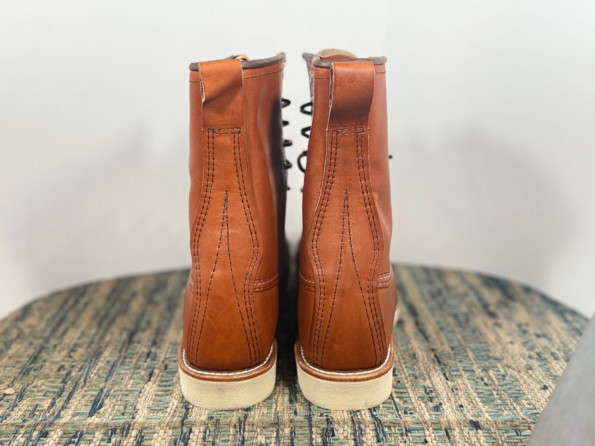 Photo by M_Vaughan on October 2, 2025 of the Red Wing 8-Inch Classic Moc in Oro Legacy Leather.