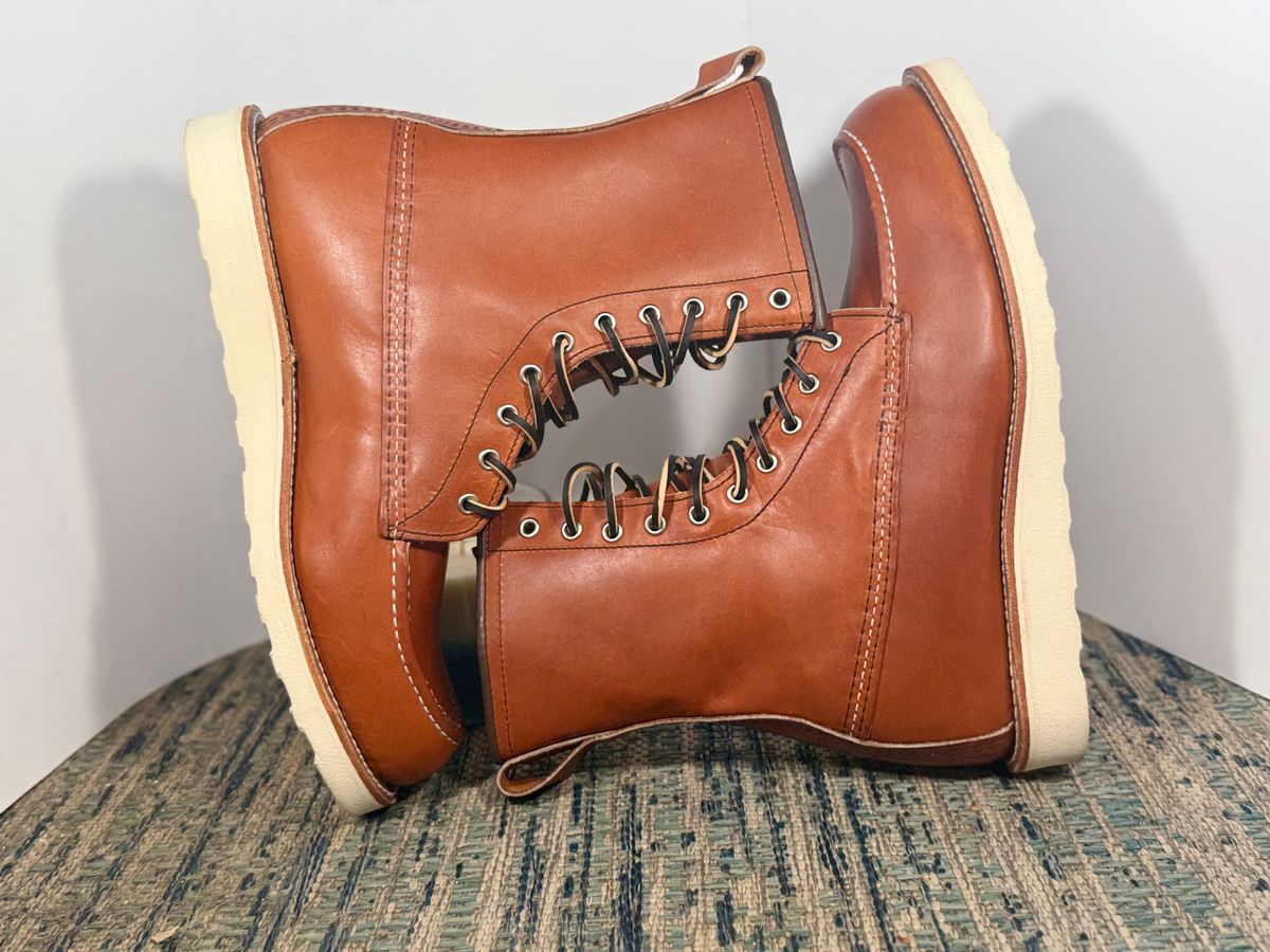 Photo by M_Vaughan on October 2, 2025 of the Red Wing 8-Inch Classic Moc in Oro Legacy Leather.