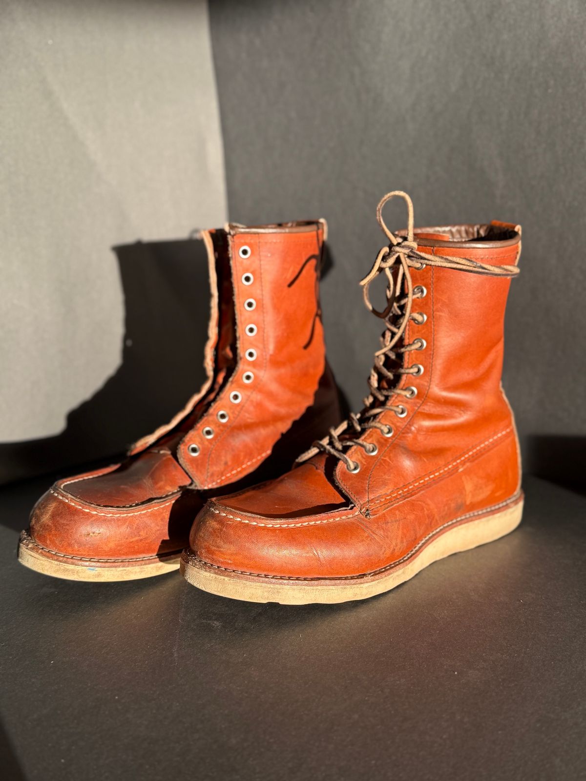 Photo by M_Vaughan on January 1, 2026 of the Red Wing 8-Inch Classic Moc in Oro Legacy Leather.