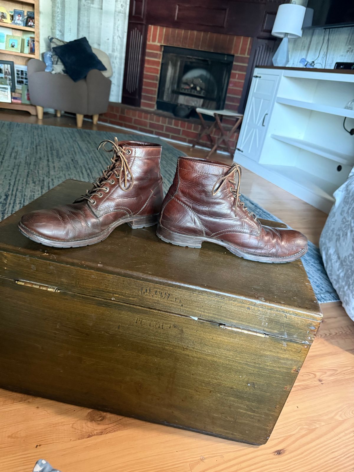 Photo by M_Vaughan on August 16, 2025 of the Frye Unknown Model in Tan Full Grain.