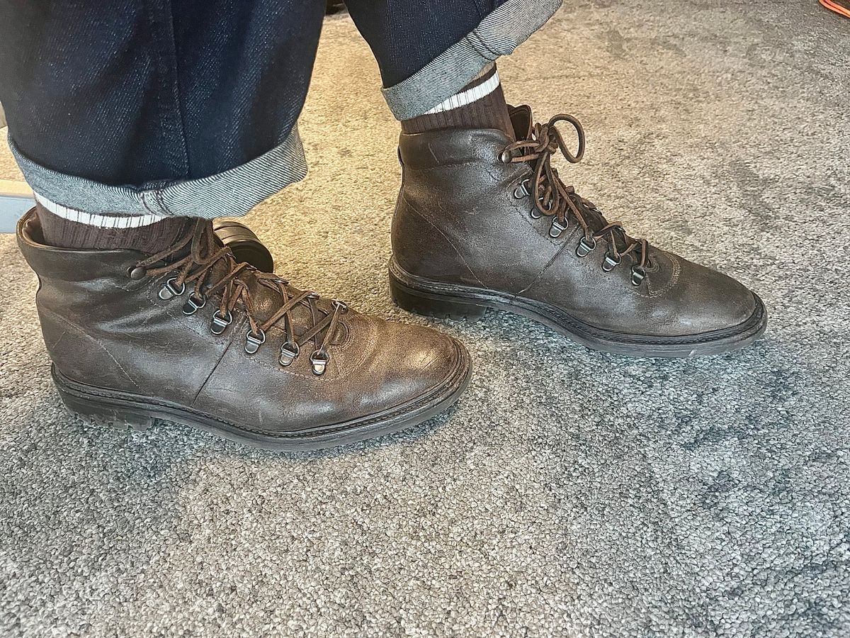 Photo by attaboy_alloy on March 10, 2026 of the Loake Hiker in Suede.