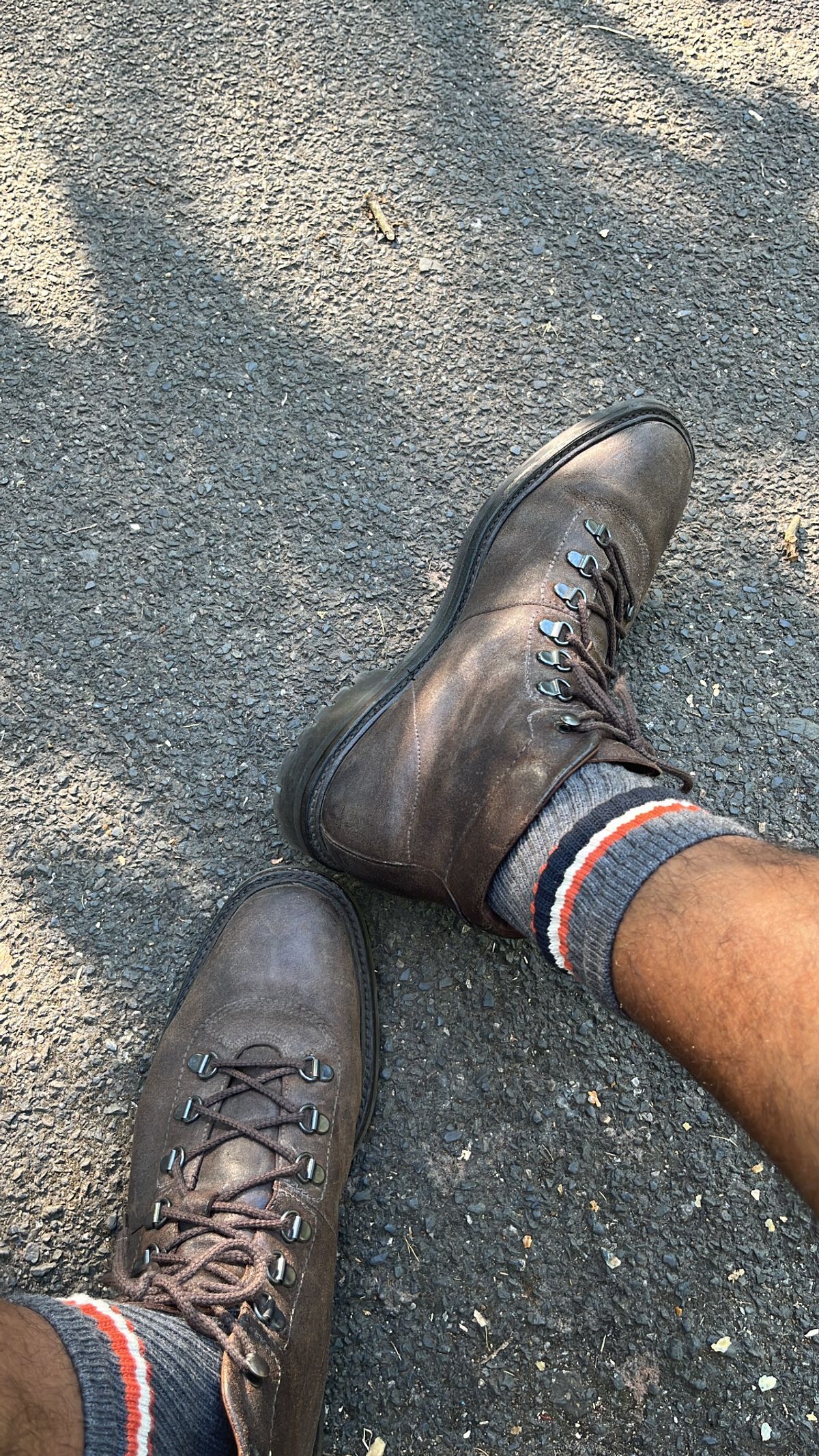 Photo by attaboy_alloy on August 25, 2025 of the Loake Hiker in Suede.