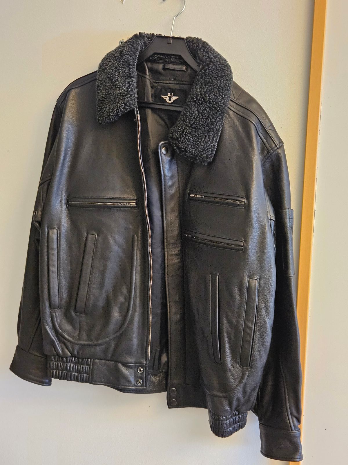 Photo by FyoDisco on January 30, 2026 of the Jofama SJ in Cow Nappa.