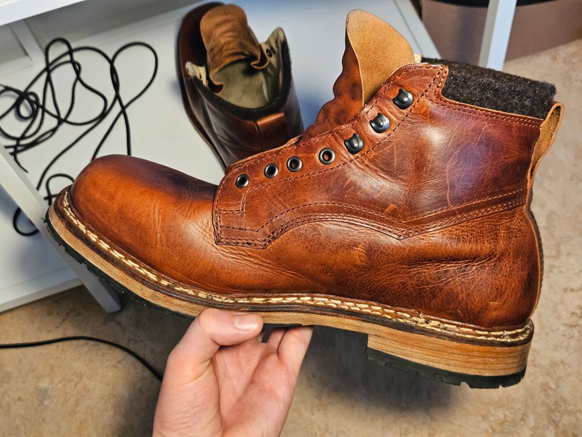 Photo by FyoDisco on February 11, 2026 of the Dundas Footwear Gunnerside in Badalassi Carlo Tan Cognac.