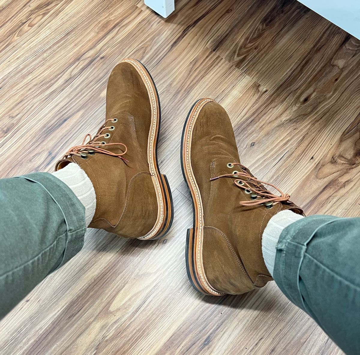 Photo by abcdefg1234567 on August 29, 2025 of the Grant Stone Diesel Boot in C.F. Stead Bourbon Repello Calf Suede.