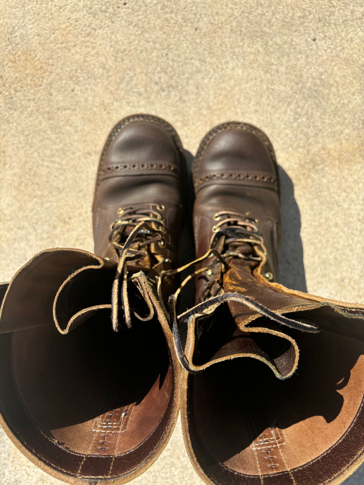 Photo by Wabash_King on December 5, 2024 of the White's Farmer/Rancher in Horween Cinnamon Waxed Flesh.