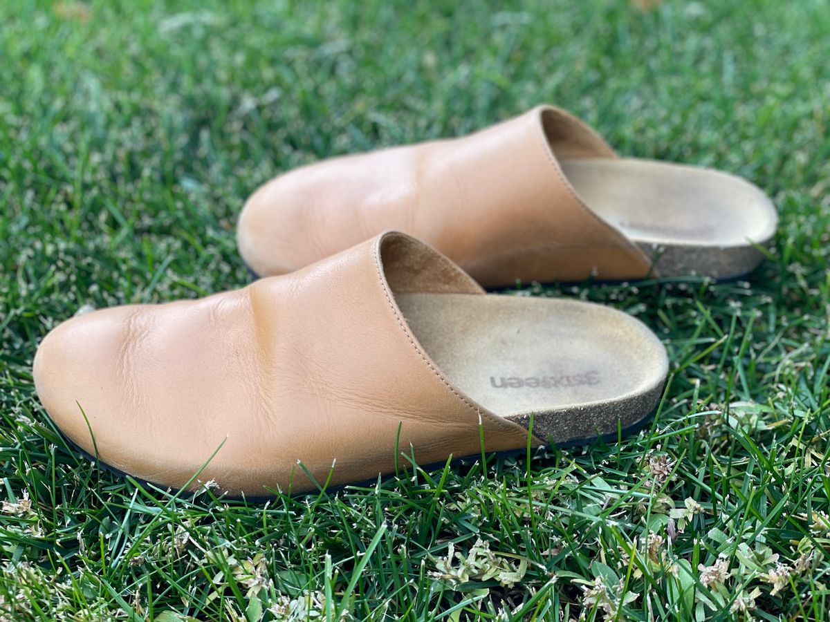 Photo by jacobbingham on November 4, 2025 of the 3sixteen Calf Leather Mules in Natural Calf Leather.