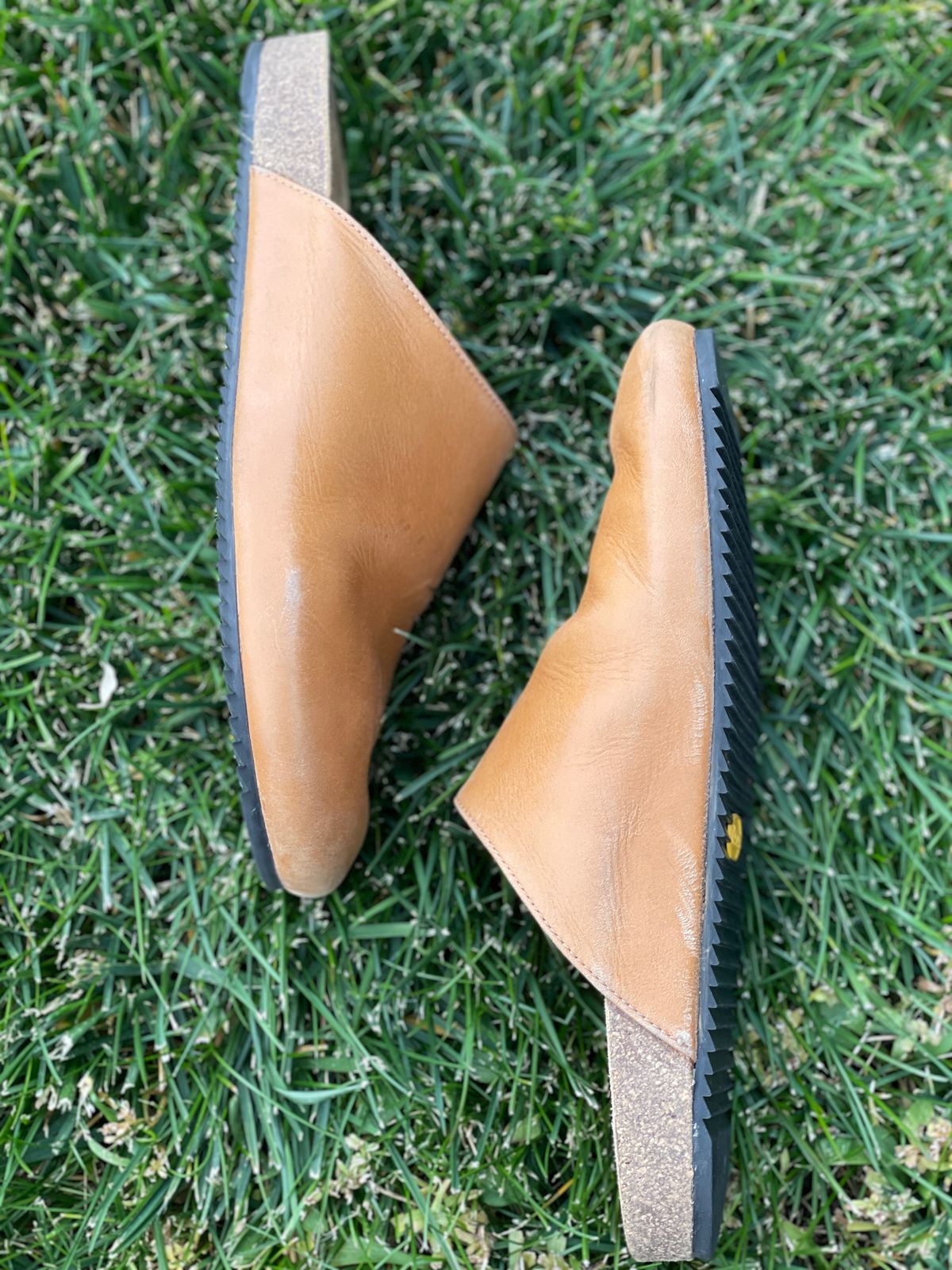 Photo by jacobbingham on November 4, 2025 of the 3sixteen Calf Leather Mules in Natural Calf Leather.