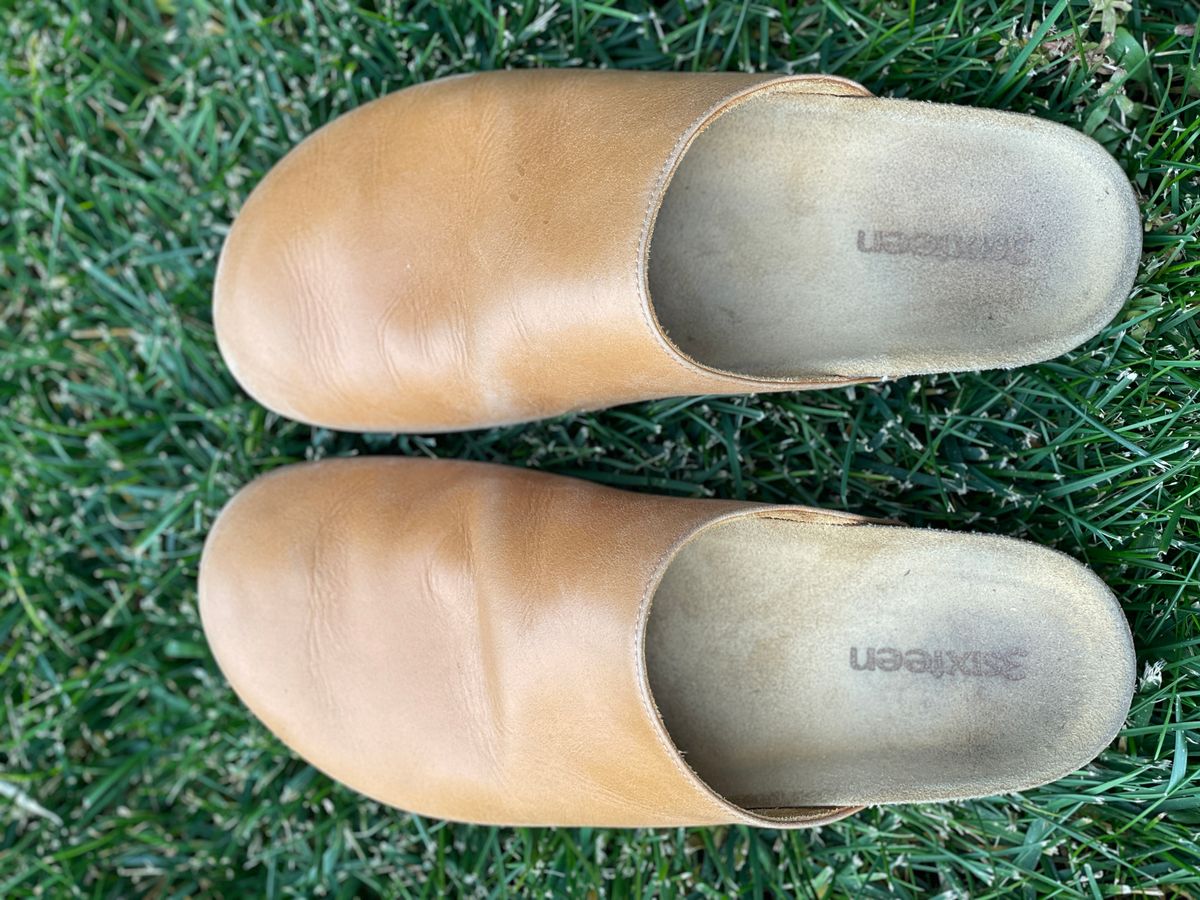 Photo by jacobbingham on November 4, 2025 of the 3sixteen Calf Leather Mules in Natural Calf Leather.