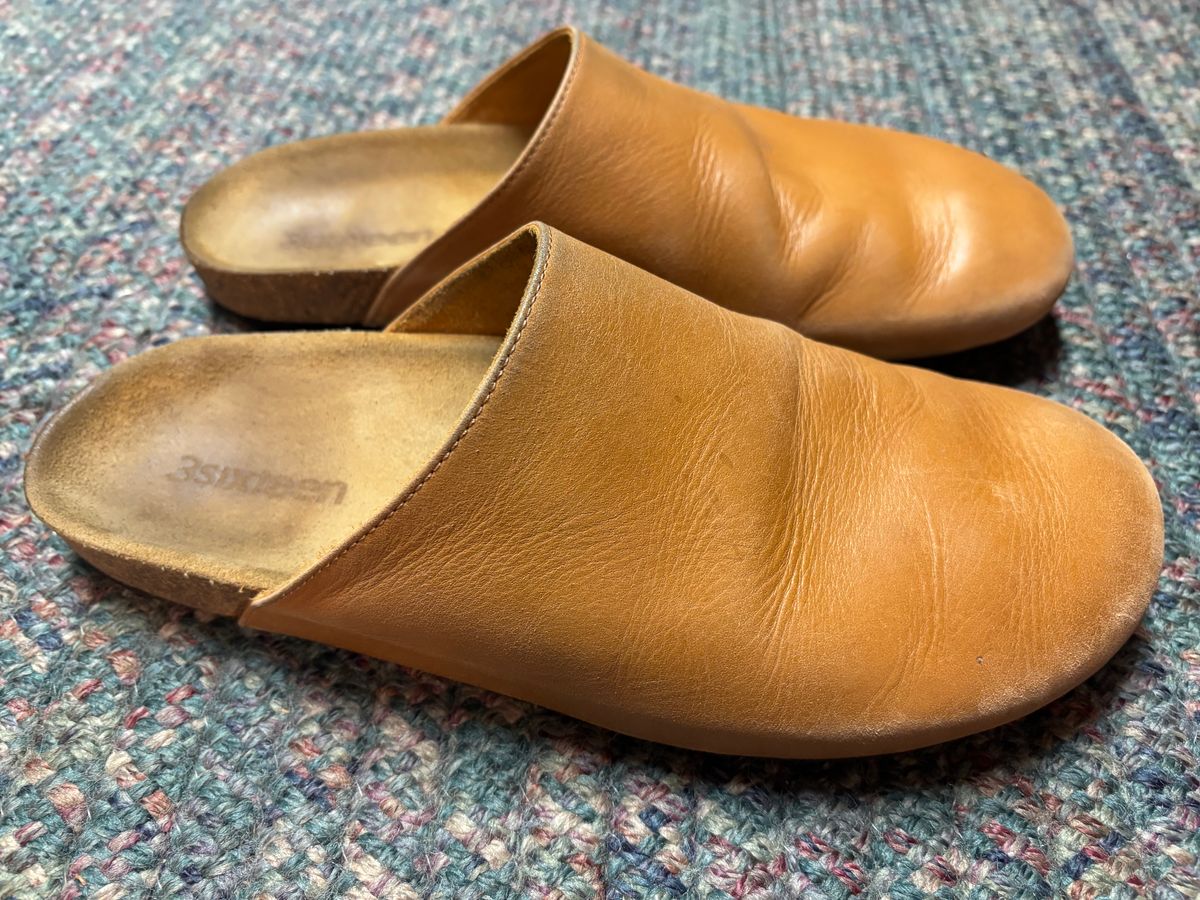 Photo by jacobbingham on January 6, 2026 of the 3sixteen Calf Leather Mules in Natural Calf Leather.