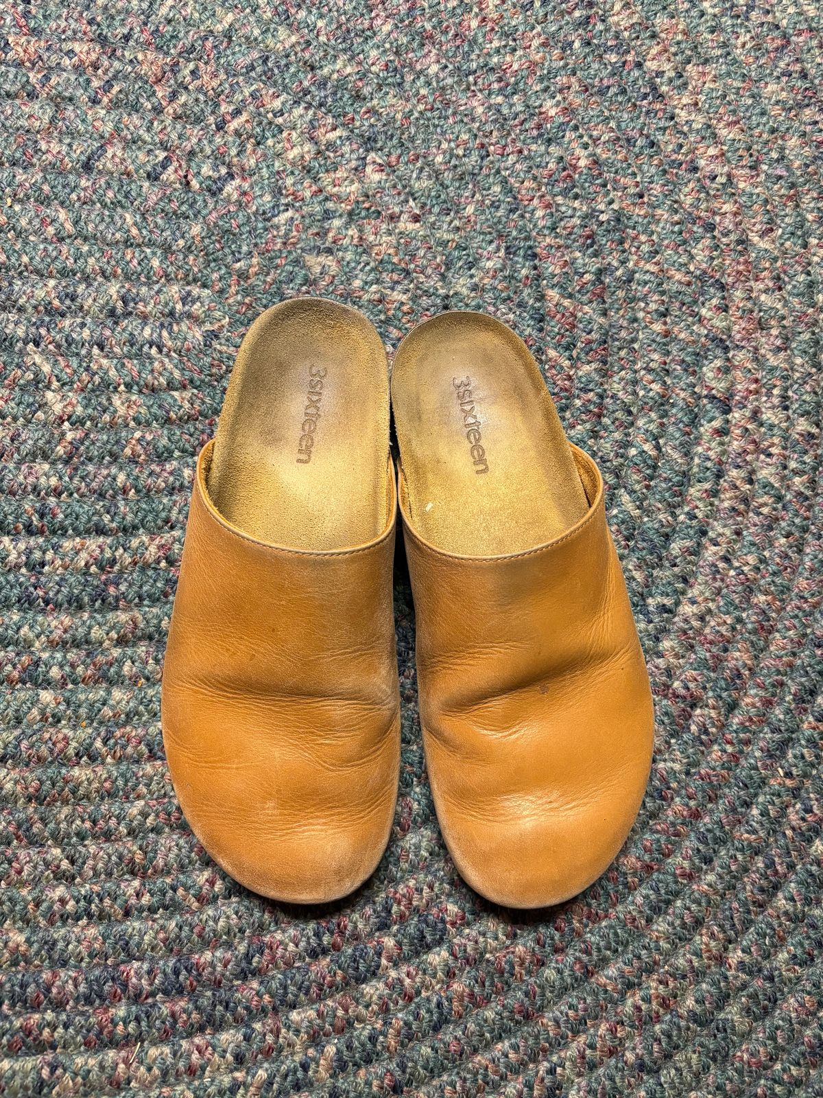 Photo by jacobbingham on January 6, 2026 of the 3sixteen Calf Leather Mules in Natural Calf Leather.