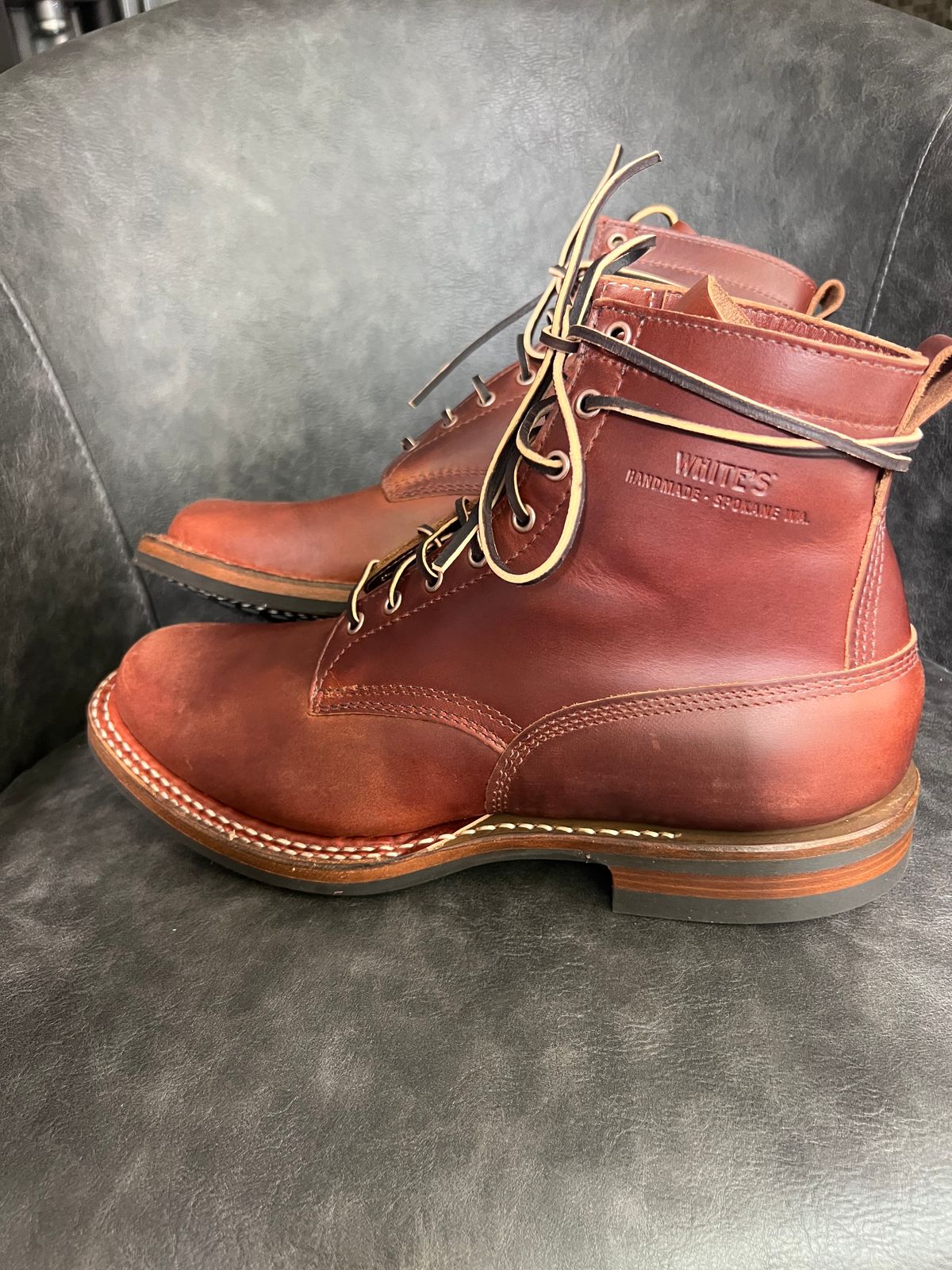 Photo by nolangilo on August 25, 2025 of the White's 350 Cruiser in Seidel British Tan Double Shot.