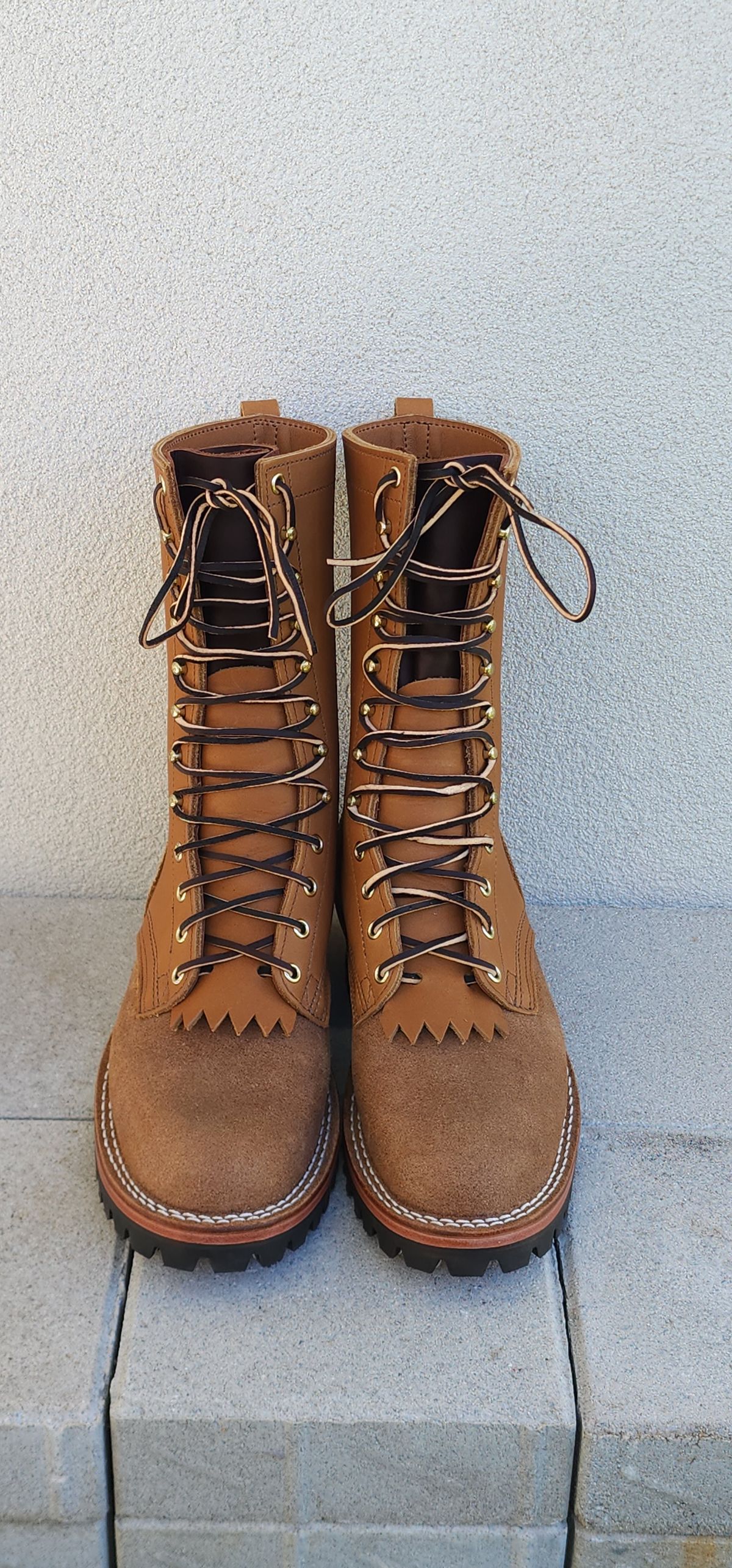 Photo by Rudey on October 1, 2024 of the Nicks DomePro in Seidel 1964 Tan Roughout & Seidel 1964 Tan.