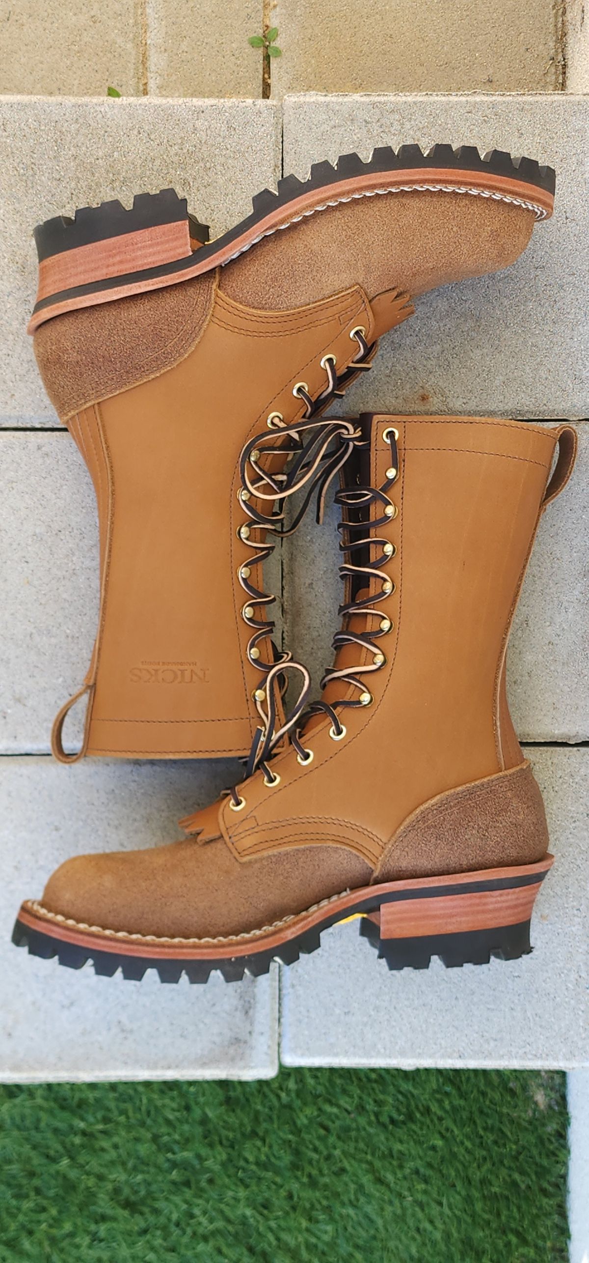 Photo by Rudey on October 1, 2024 of the Nicks DomePro in Seidel 1964 Tan Roughout & Seidel 1964 Tan.