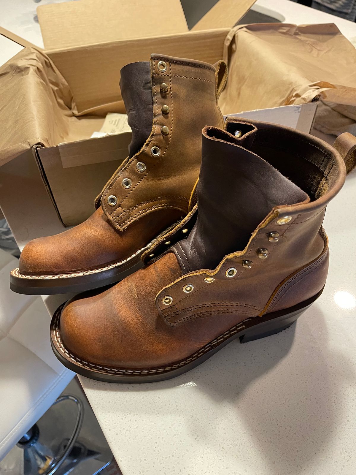 Photo by indigo_flame on February 6, 2025 of the Nicks Robert in Horween Orange Predator.