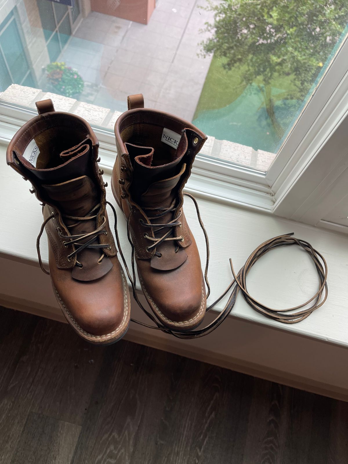 Photo by indigo_flame on September 12, 2024 of the Nicks Robert in Horween Orange Predator.