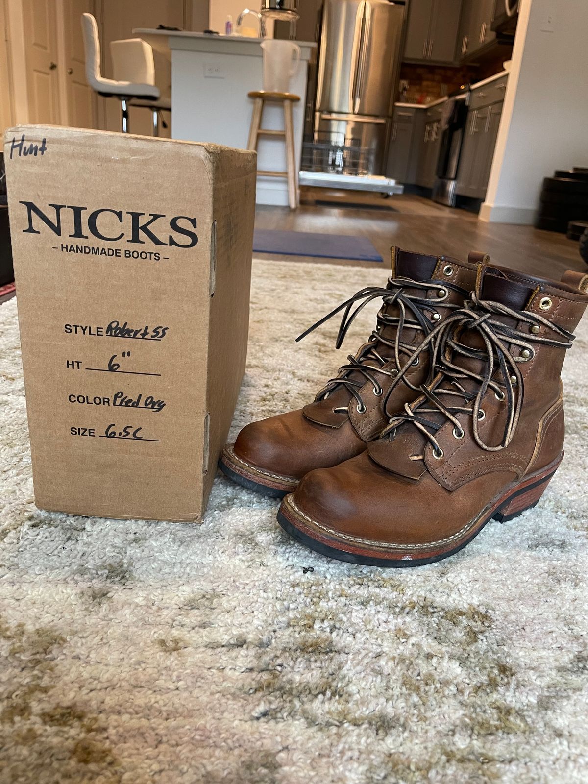 Photo by indigo_flame on September 12, 2024 of the Nicks Robert in Horween Orange Predator.