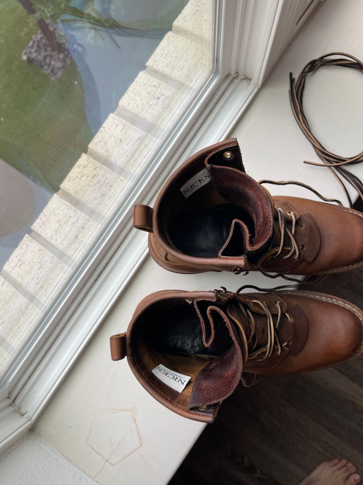 Photo by indigo_flame on September 12, 2024 of the Nicks Robert in Horween Orange Predator.