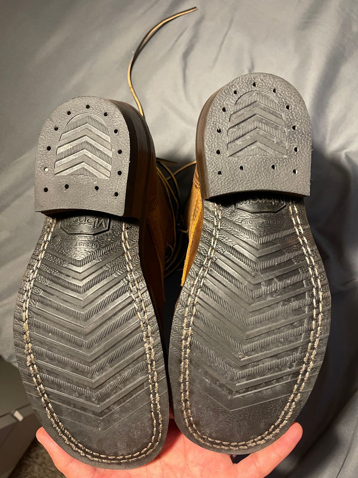 Photo by indigo_flame on February 8, 2025 of the Nicks Robert in Horween Orange Predator.