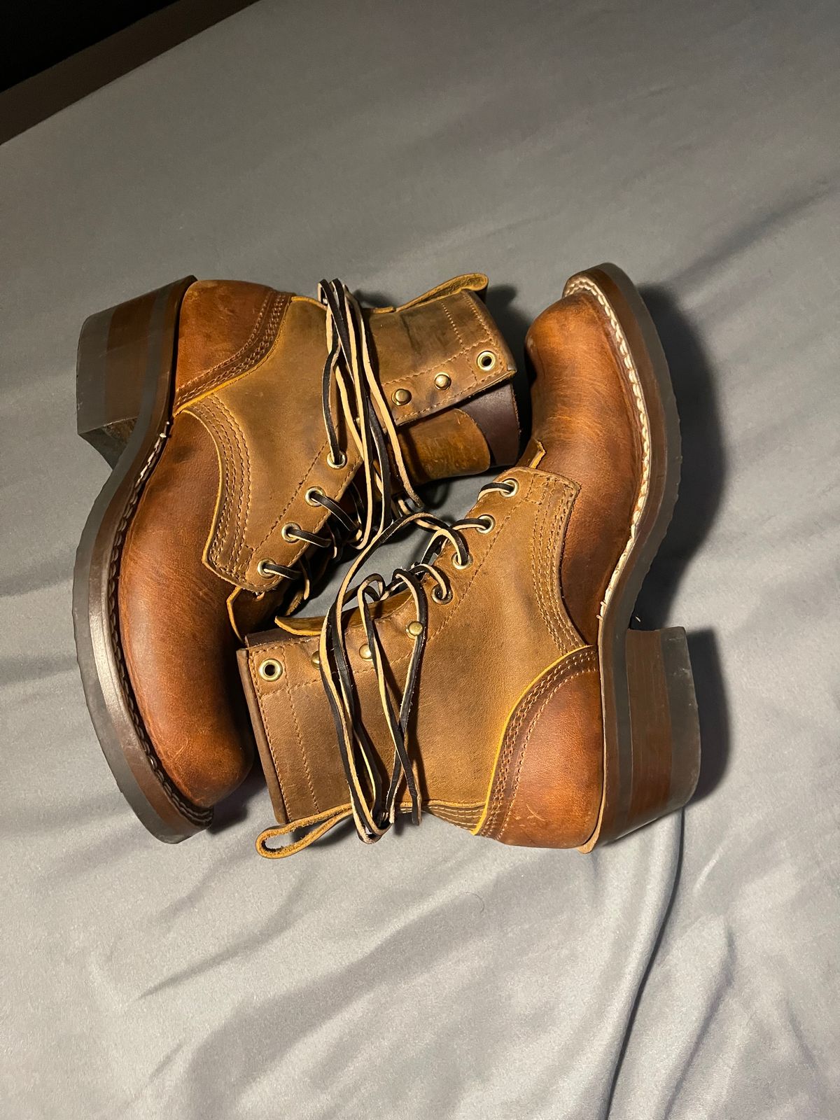 Photo by indigo_flame on February 8, 2025 of the Nicks Robert in Horween Orange Predator.